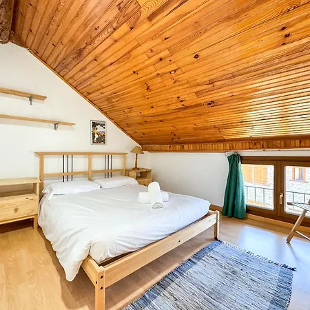Chalet La De La Foret