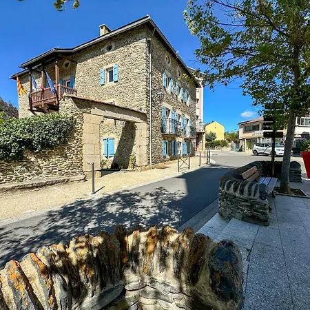 La De La Foret Chalet